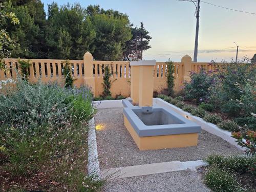 Ein Garten an der Unterkunft Costiero Elegant Suites B&B Gallipoli