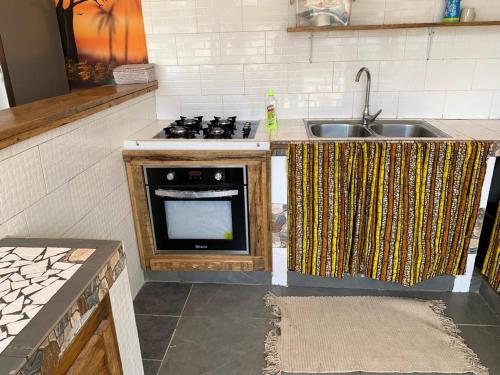 Una cocina o cocineta en Senekera villa 3 chambres SDB avec piscine petite côte
