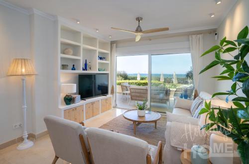 Holidays & Home Beachfront Neptuno III , sea views,and garden,Elviria