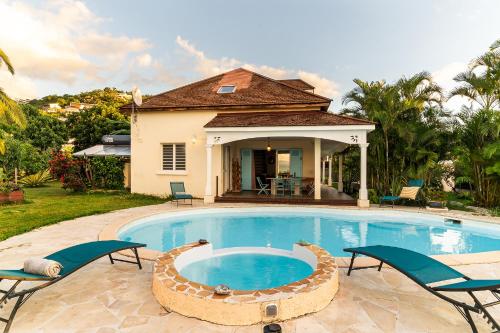 Kolam renang di atau dekat dengan La Villa Papyrus