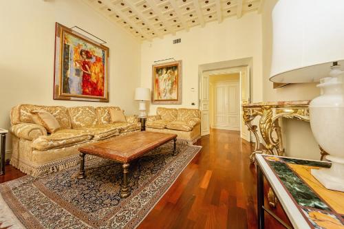 YCH-Bridgerton house a Campo de Fiori