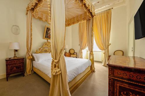 YCH-Bridgerton house a Campo de Fiori