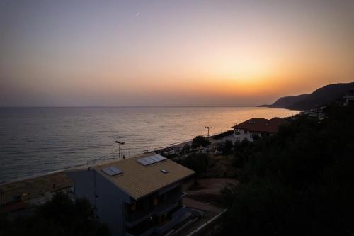 Gallery image of Elysium Seaside in Loutsa