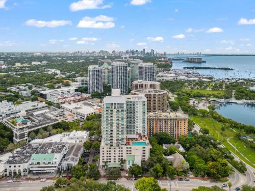 Vista generica su Miami o vista sulla città dall'interno dell'appartamento