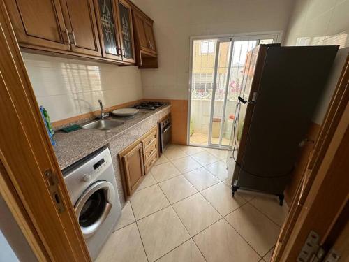 Кухня или мини-кухня в Apartamentos Al Borj 2B إقامة البرج

