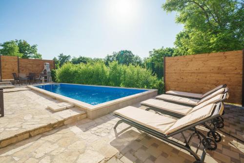 House Stone Curlew 5