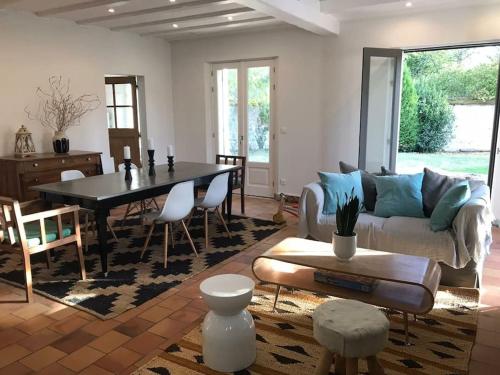 Χώρος καθιστικού στο Le Colombier