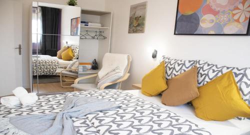 Photo de la galerie de l'établissement Nice Apartement in Paris near Stadium by Servall, à Villeneuve-la-Garenne