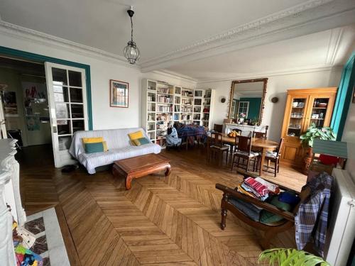 Paris style park view 5 bedrooms familly subway 6