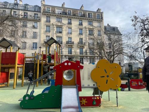 Paris park view 5 bedrooms familly subway 6