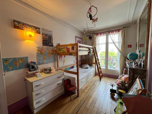 Paris park view 5 bedrooms familly subway 6