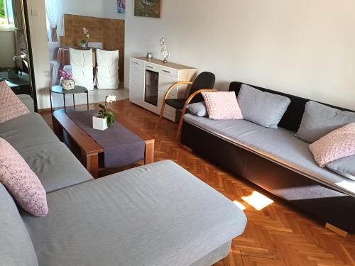 Ruang duduk di Apartment Magdic