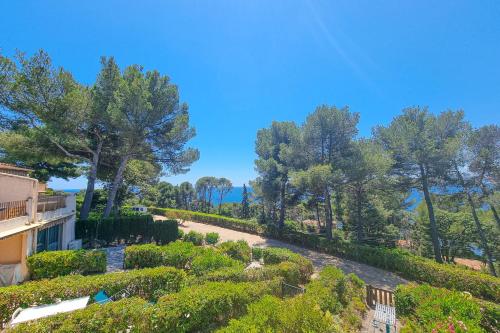 Seafront apartment 4 people - 2 Pools