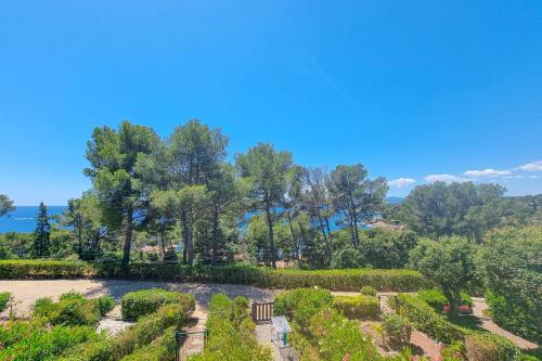 Seafront apartment 4 people - 2 Pools