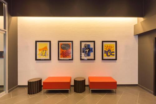 Edge Hotel Washington Heights Image