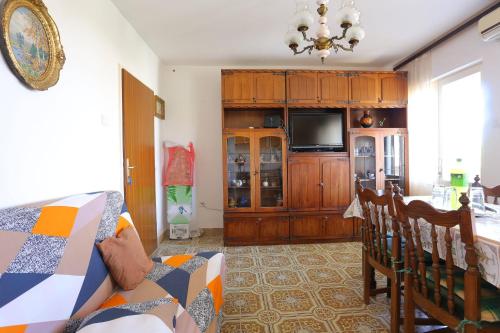 Apartments with parking space Supetar, Brac - 21655