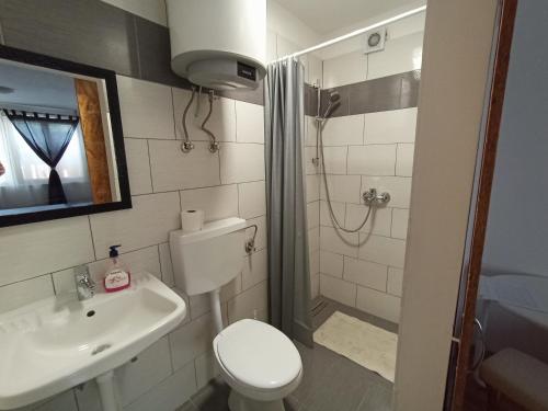 Rooms with WiFi Rijeka - 23254