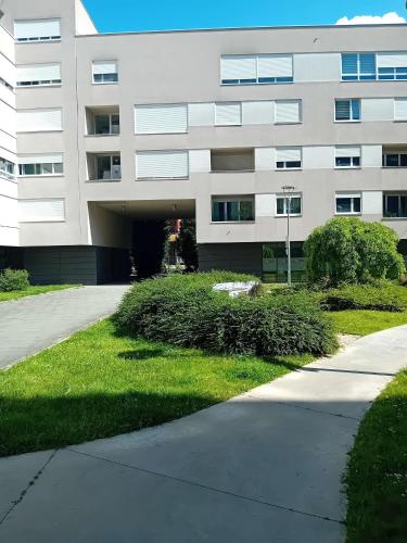 Apartments with WiFi Zagreb - 23412