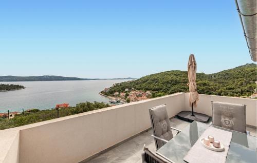 Nice Apartment In Veli Iz