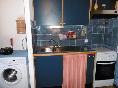 Photo de la galerie de l'établissement Studio Mezzanine avec Piscine et Tennis - Proche Plage - Garage Inclus - FR-1-799-7, au Barcarès