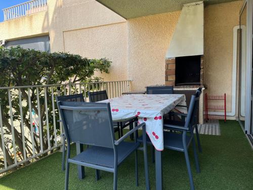 T3 climatisé, terrasse, parking, proche plage et commerces - FR-1-799-24