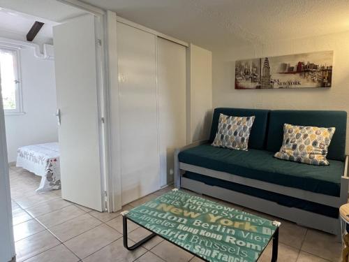 Photo de la galerie de l'établissement Villa T4 climatisée à Le Barcarès, terrasse, parking, proche plage, idéale famille, animaux ok - FR-1-799-26, au Barcarès