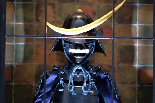 a mannequin wearing a helmet and a sword at 国際通りまで車で5分 那覇空港まで車で8分 最大15名 As bld in Makishimachi