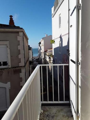 Studio vue mer 1r étage avec balcon