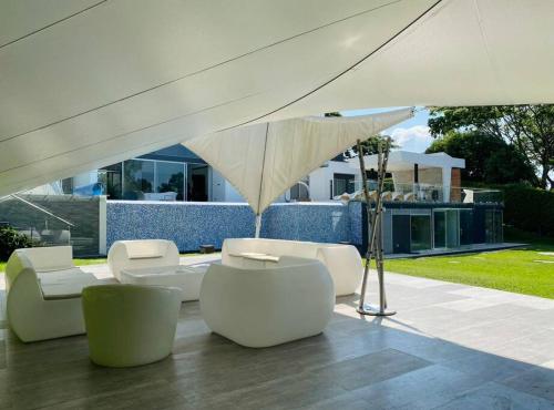 Χώρος καθιστικού στο Luxury mansion in heart of Eje Cafetero 15 sleeps!