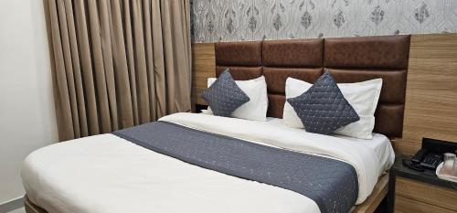 Postel nebo postele na pokoji v ubytování Hotel allen