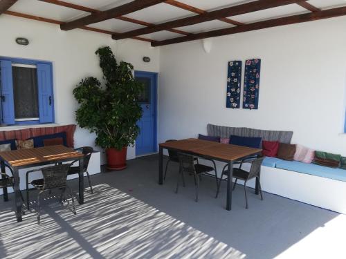 Gallery image of Blue House in Acherounes