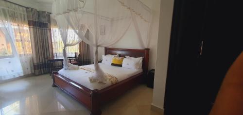 Gallery image of Sienna Beach and Safaris Hotel in Entebbe