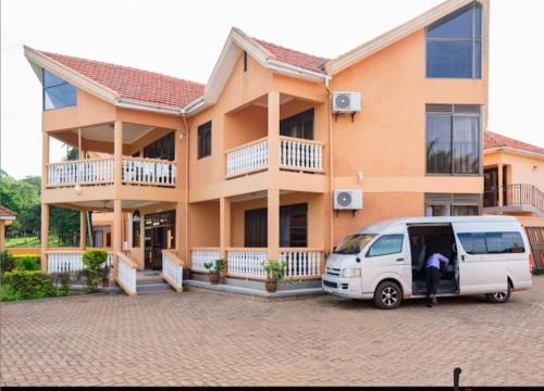 Gallery image of Sienna Beach and Safaris Hotel in Entebbe