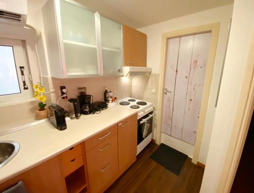 Kuchyň nebo kuchyňský kout v ubytování The Old Town Experience - next to Liston