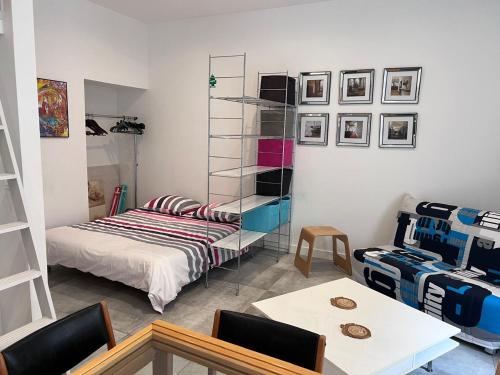 Heart of Nice Harboor cosy and central