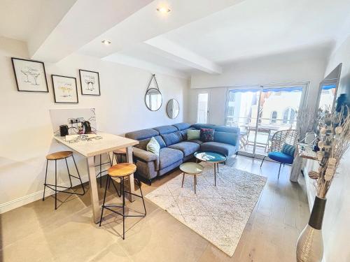 2 BR Croisette balcony & sea view Olam Properties