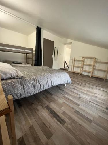 Postel nebo postele na pokoji v ubytování Gîte1 pour 6 personnes