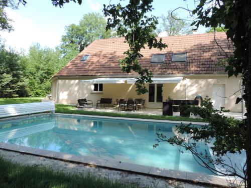 Maison neuve avec piscine dans domaine arboré - Domaine de la Brionnerie