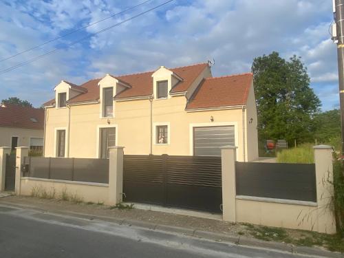 Maison avec 6 Chambres et 4SDB à 15min de Disney