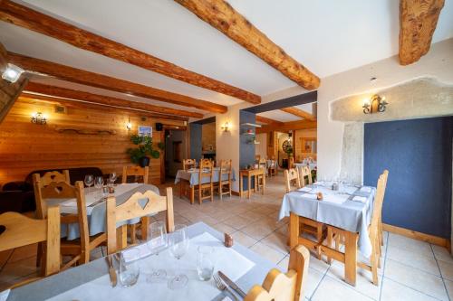 Restaurace v ubytování Auberge des Montauds - Hôtel & Restaurant
