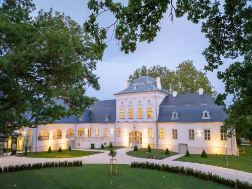 Geszt, Tisza-kastély, Arany János Vendégház és Étterem