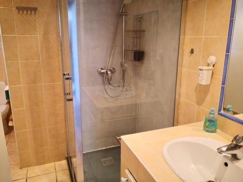 STUDIO dans Villa à Nice Ouest