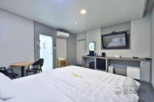 Μια τηλεόραση ή/και κέντρο ψυχαγωγίας στο Amor Hotel Gimhae