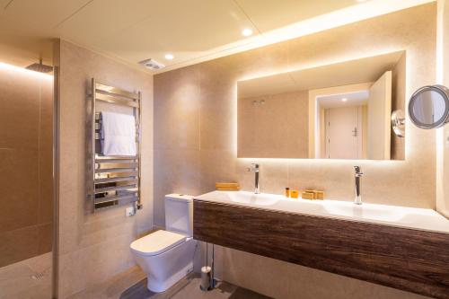 Duquesa Suites Hotel by Grup Duquessa photo 68