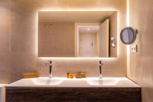 Duquesa Suites Hotel by Grup Duquessa photo 66