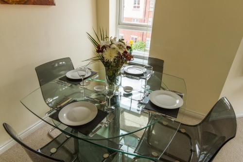 A restaurant or other place to eat at Sawadee Apartments 