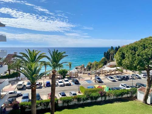 Sea View, Stylish & Modern 2 suites in the Center