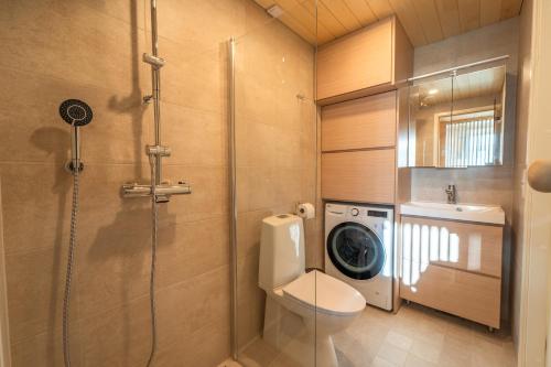 O baie la Marina Resort Apartments - sisältäen liinavaatteet ja loppusiivouksen by Hiekka Booking