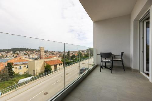 Nava-Apartment with beutiful view and garage space