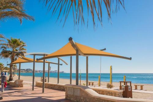 OVER THE SEA Amazing views Beachfront